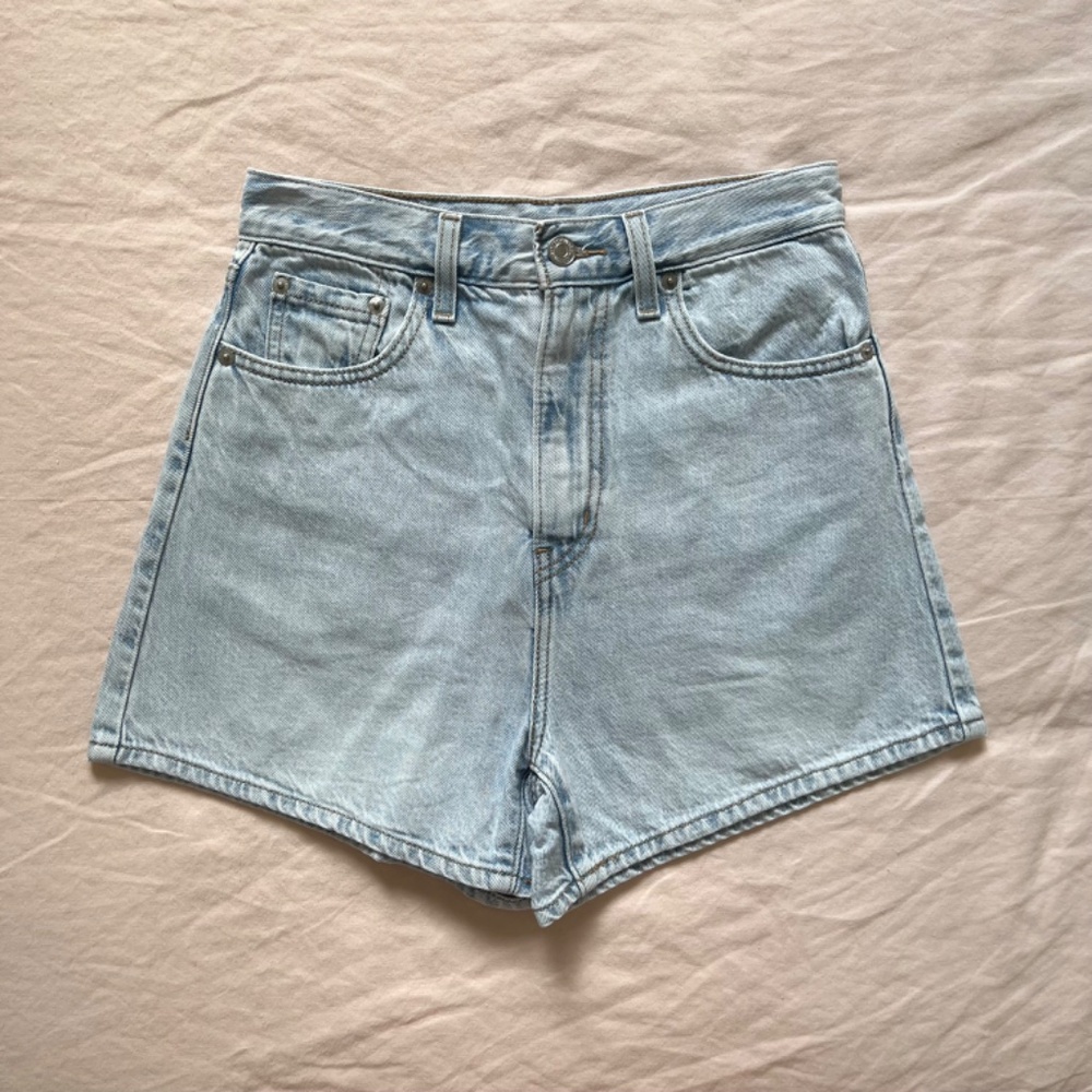 Levi's Light Wash Denim Jean Shorts - Picture 6 of 12